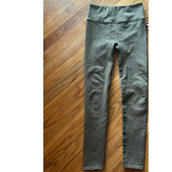 Fabletics Ribbed Seamless Ultra High-Waisted Leggings | Sculpt & Comfort - Picture 1 of 5